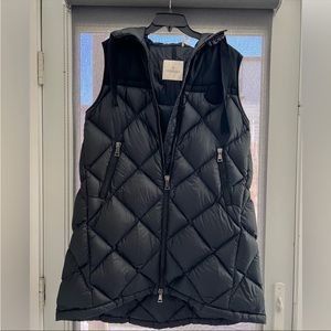 Moncler - RARE Ducos hooded down vest - Women’s Size 0